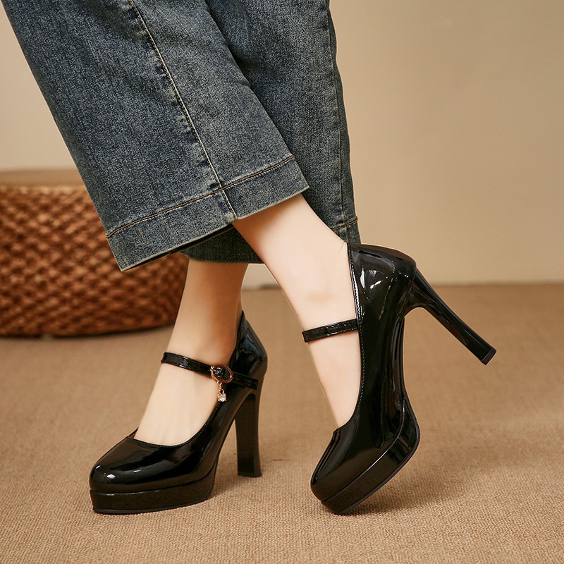 Women's classic round-toe plat - Leather Classic Strap 评论和价格